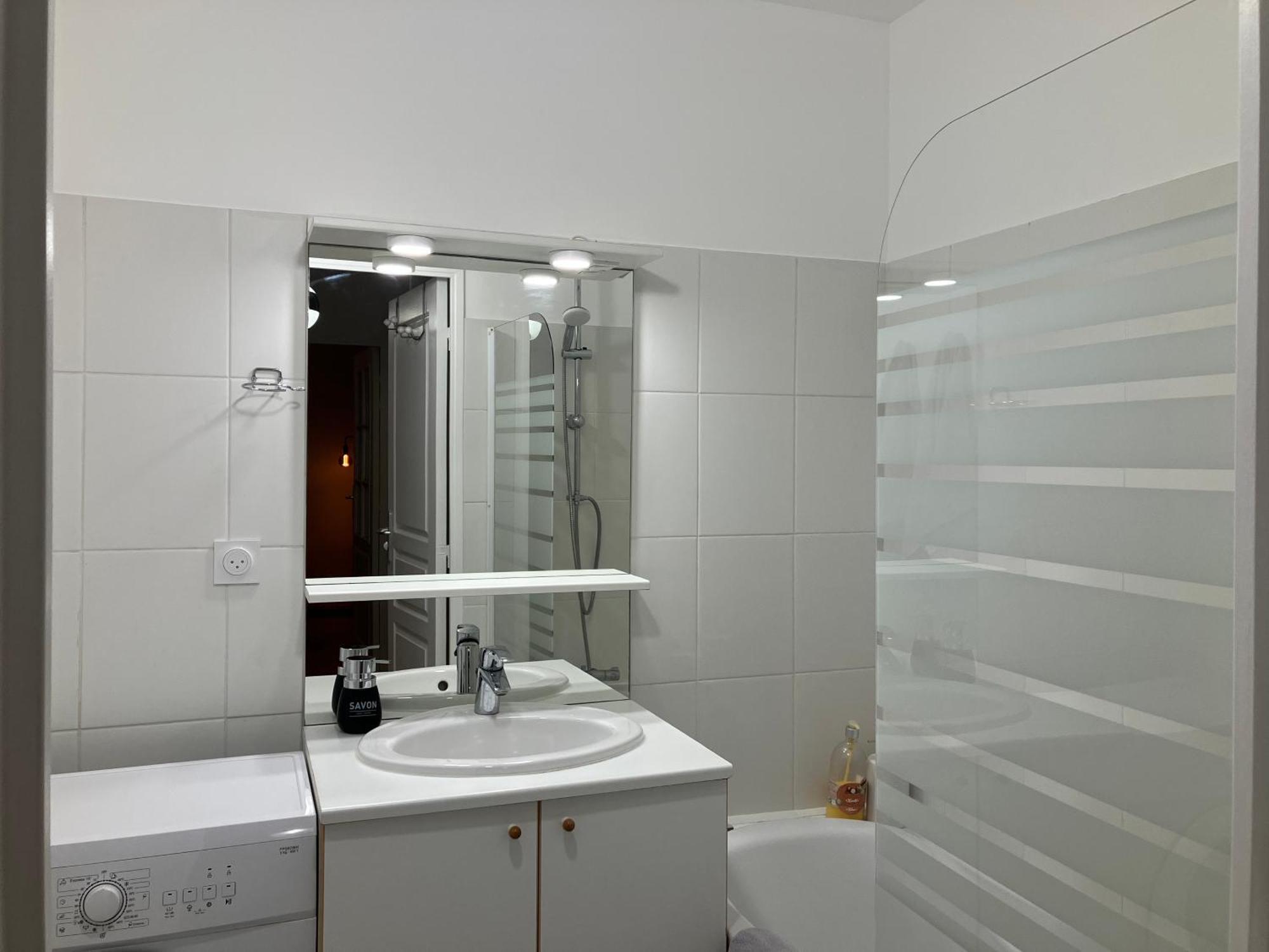 Appartement Avec Parking & Linge Inclus & Local Velos Blois Kültér fotó